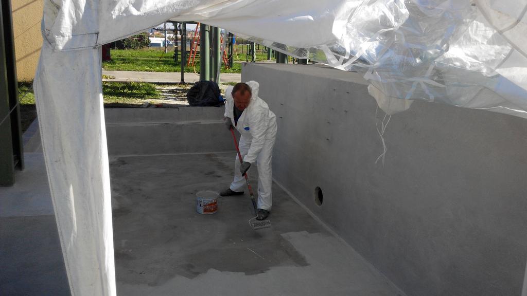 Ochranný nátěr betonu aplikace válečkem